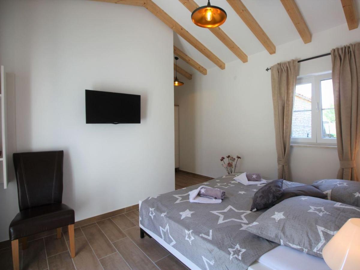 Moderne Istrische Steinvilla - 4 Sterne Mit Privatem, Beheizbaren Pool & Meerblick Kavran Eksteriør billede
